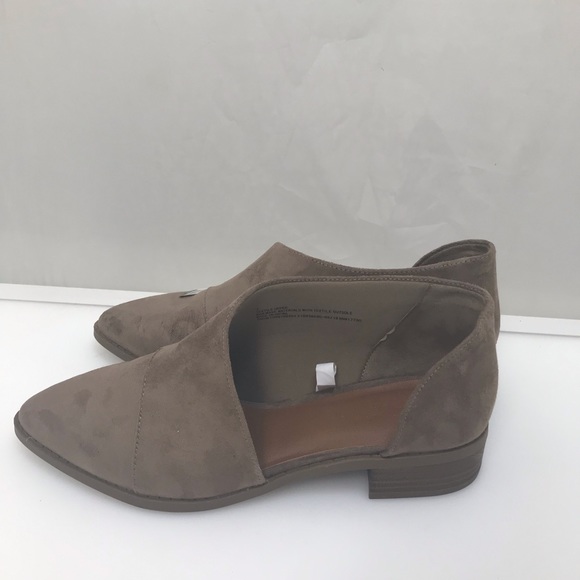 Universal Thread Shoes - Women’s micro suede shoes Universal Thread Shoes - Women’s micro suede shoes